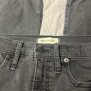 Madewell Women’s Stovepipe Fit Black/Gray Denim Jeans